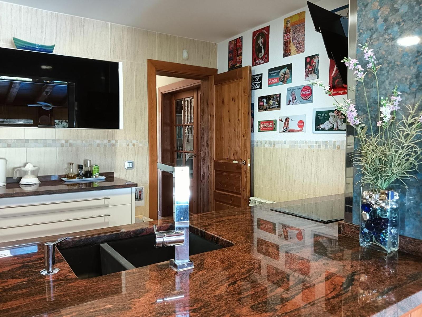 Villa Du Lac Speciale Pour Famille Avec Enfant Riudecanyes Exteriör bild